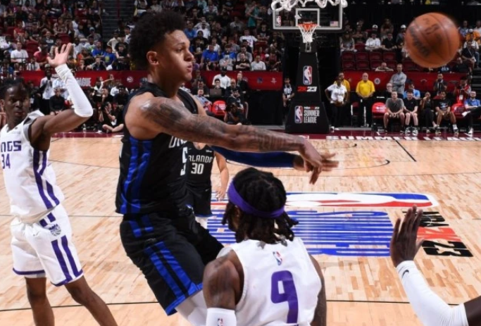  里尔新星闪耀法甲，单场独造四球助队逆转  